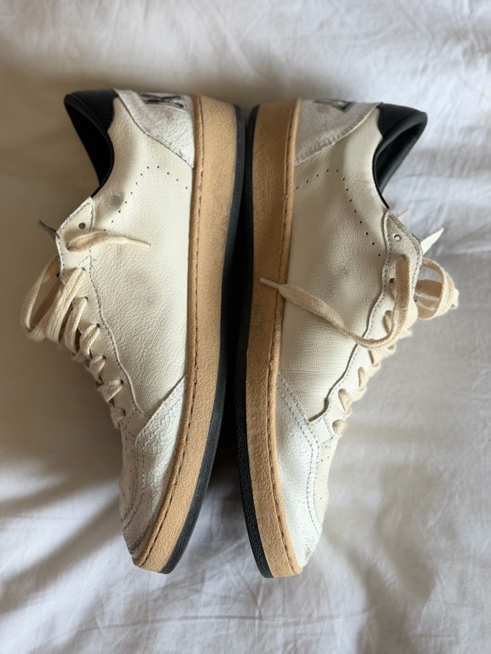 GOLDEN GOOSE Ballstar Leather Low-Top Sneakers in Off-White & Black - Picture 9 of 16